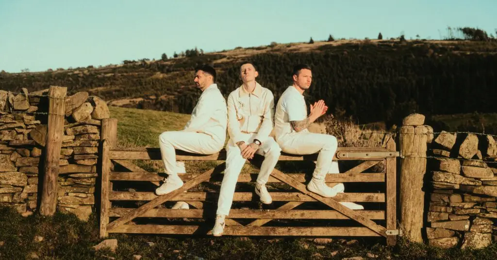 Nathan Evans and the Saint Phnx Band