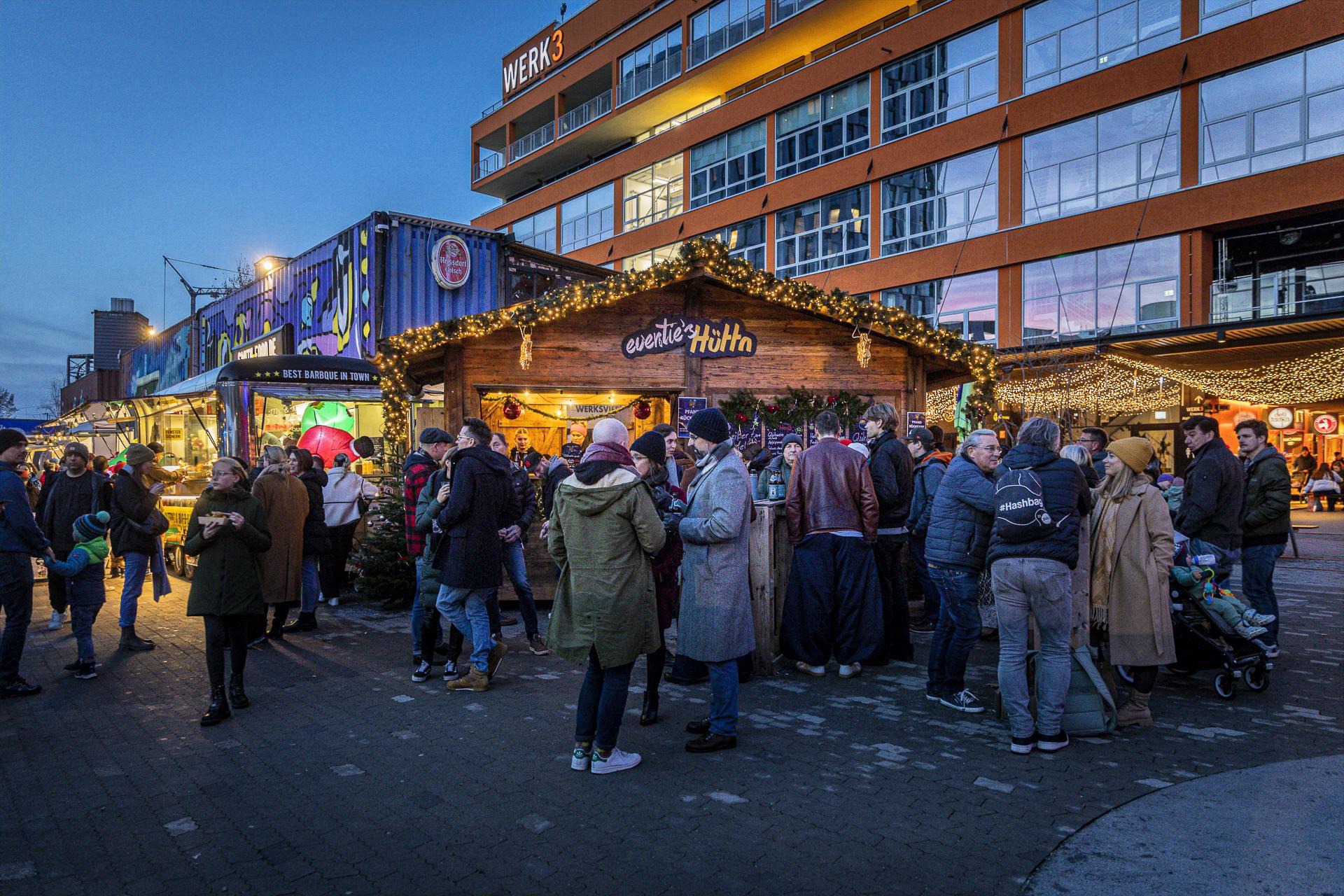 Vom 13. November bis zum 21. Dezember 2025 verwandelt sich das Werksviertel-Mitte erneut in ein zauberhaftes WinterWunderWERK. Das Stadtquartier am Münchner Ostbahnhof lädt ein zum Eisstockschießen…