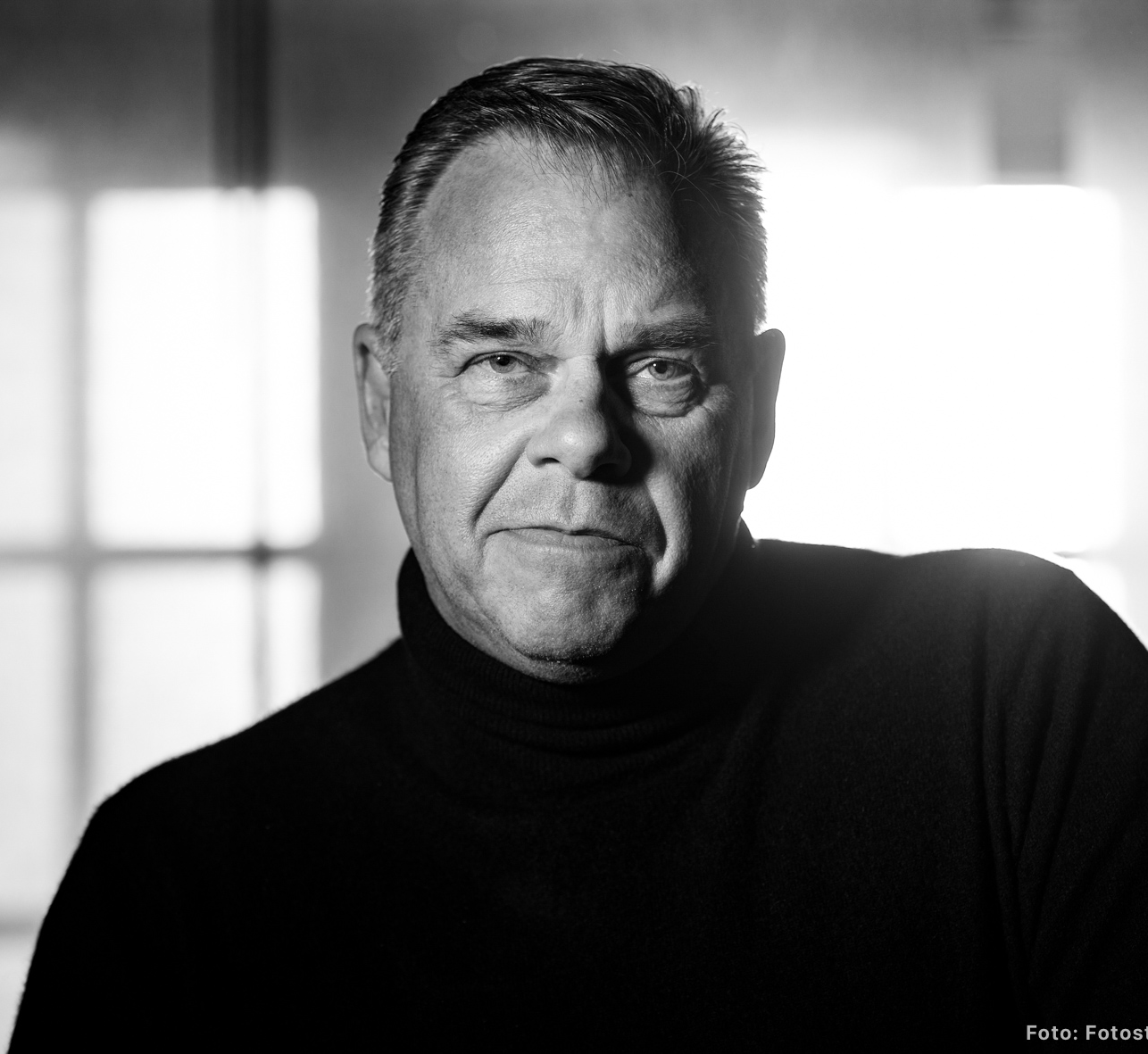 36 Jahre lang stand er an der Seite von Spitzenpolitikern und Persönlichkeiten – und doch selbststets im Hintergrund. Über diese Zeit erzählt Rainer Schanz heute offen: als ehemaligerPersonenschütz…