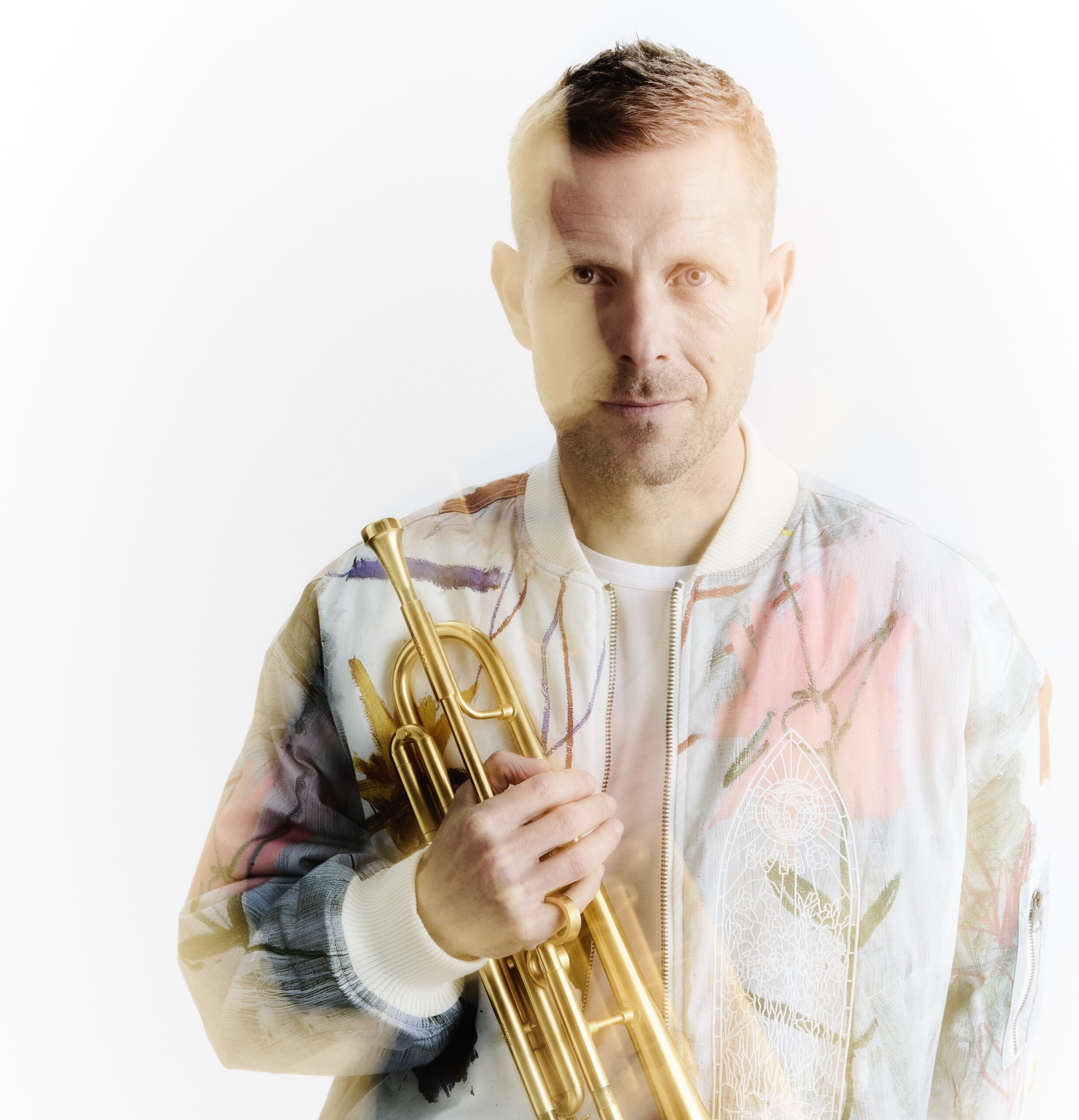 Präsentiert von Kulturnews, Jazzthing und ByteFM Nach der Entscheidung, „Zuversicht“ in der klassischen Jazz-Besetzung mit Trompete, Klavier, Kontrabass und Schlagzeug aufzunehmen, folgte Nils Wülk…