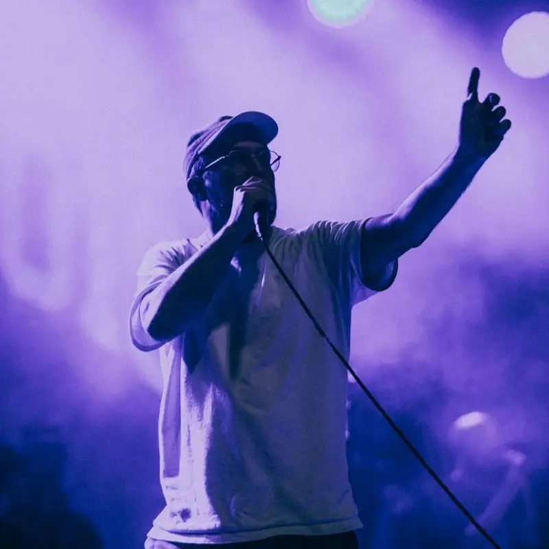 Prinz Pi geht im Oktober 2026 auf große Abschiedstour Prinz Pi gehört zu den erfolgreichsten Rap-Künstlern Deutschlands. Mit Alben wie Kompass ohne Norden (#1), Im Westen nix Neues (#1) und Nichts …